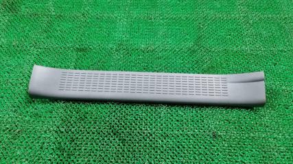 Фото запчасти накладка на порог передняя правая Toyota VOXY 2005 контрактная запчасть Запчасть накладка на порог передняя правая Toyota VOXY 2005