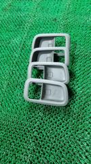 Запчасть накладка на ручку двери Toyota Windom 1999