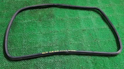 Запчасть уплотнитель бокового стекла кузовного задний правый Toyota Hiace Regius 1998