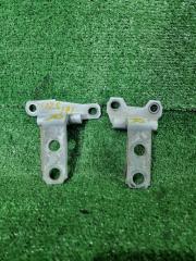 Запчасть петли двери передние правые Toyota Crown Majesta 2001