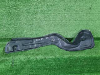 Фото запчасти защита горловины топливного бака Toyota Ipsum 2001 Б/У запчасть Запчасть защита горловины топливного бака Toyota Ipsum 2001