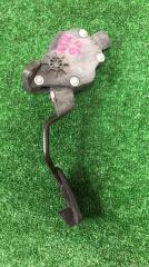 Запчасть педаль акселератора Toyota VITZ 2005