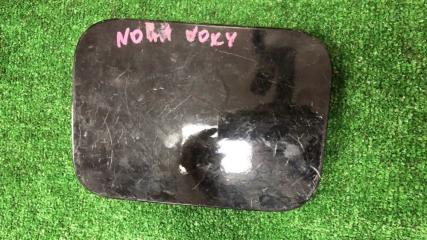 Фото запчасти лючок бензобака Toyota VOXY 2004 Б/У запчасть Запчасть лючок бензобака Toyota VOXY 2004