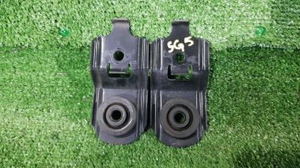 Запчасть крепление радиатора Subaru Forester 2003