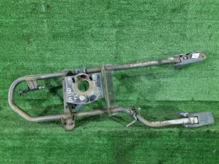 Запчасть крепление запасного колеса Toyota SURF 1995