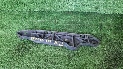 Запчасть крепление бампера заднее левое Toyota Corolla Spacio 2003