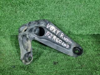 Фото запчасти крепление балки подвески переднее правое Toyota VOXY 2003 Б/У запчасть Запчасть крепление балки подвески переднее правое Toyota VOXY 2003