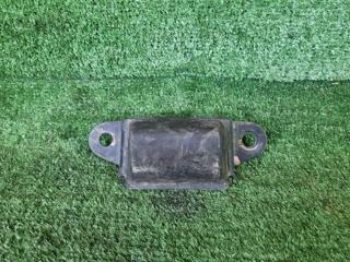 Отбойник рычага передний правый Nissan Caravan 1998