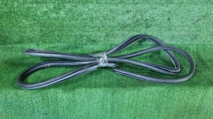 Запчасть уплотнитель двери передний правый Toyota Vanguard 2007