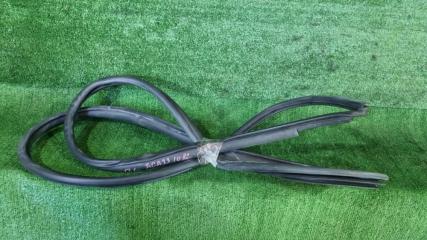 Запчасть уплотнитель двери передний левый Toyota Vanguard 2009