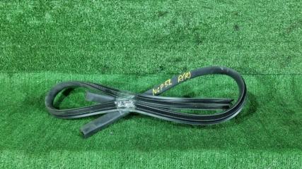 Запчасть уплотнитель двери задний правый Toyota Succeed 2005