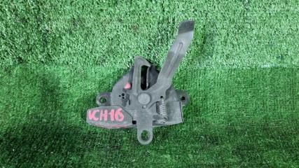 Запчасть замок капота Toyota Granvia 2001