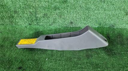 Запчасть кожух ручки ручника Toyota DYNA 2003