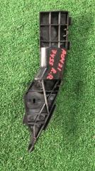 Фото запчасти крепление бампера заднее правое Toyota Ipsum 2003 контрактная запчасть Запчасть крепление бампера заднее правое Toyota Ipsum 2003