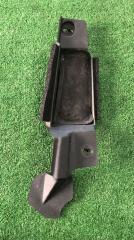 Фото запчасти пыльник крыла передний левый Toyota Prius 2010 контрактная запчасть Запчасть пыльник крыла передний левый Toyota Prius 2010