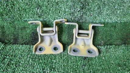 Запчасть петли двери передние правые Toyota RUSH 2007