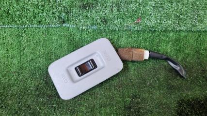 Запчасть кнопка открывания люка Toyota Hiace Regius 1997