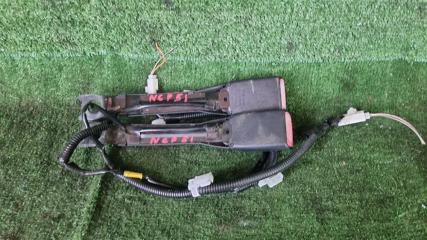 Запчасть замок ремня безопасности передний Toyota Succeed 2005