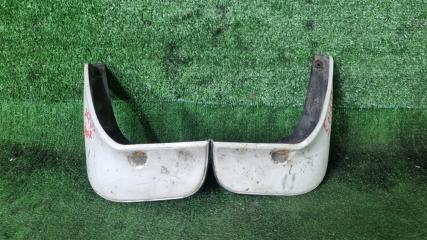 Запчасть брызговик задний Toyota Ractis 2005