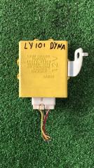 Запчасть блок управления светом Toyota DYNA 1998