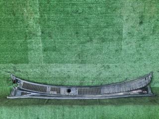 Запчасть пластик дворников жабо Toyota Granvia 1996