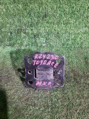 Запчасть подушка кпп Toyota Toyoace 2003