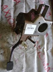 Педаль тормоза SUZUKI EVERY DA62W K6A 4961066H30 2 ракурс Педаль тормоза SUZUKI EVERY DA62W K6A 4961066H30 2 ракурс