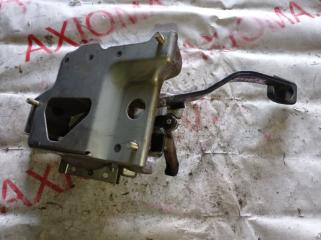 Педаль тормоза SUZUKI EVERY DA62W K6A 4961066H30 4 ракурс