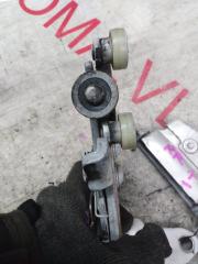 Ролик двери правый задний TOYOTA RAUM EXZ15 5EFE 6831046010, 6838046010, 6835046010 3 ракурс