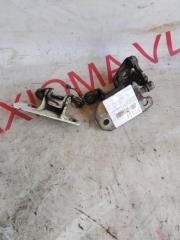 Петли на дверь левая задняя MAZDA PROCEED MARVIE UV56R G5E UC3973210B, UC3973230A 1 ракурс