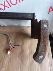 Фаркоп TOYOTA NOAH AZR60 1AZFSE 5196332040 3 ракурс Фаркоп TOYOTA NOAH AZR60 1AZFSE 5196332040 3 ракурс