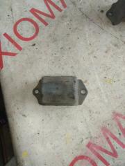 Отбойник рессоры левый TOYOTA HIACE KDH205 2KDFTV 4834126230 2 ракурс