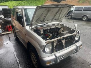 Планка под фары MITSUBISHI PAJERO MINI H51A 4A30 MR208909 1 ракурс