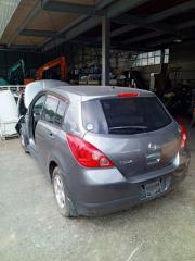 Молдинг на крышу NISSAN TIIDA C11 HR15DE 73852ED000, 73853ED000 2 ракурс