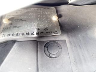 Накладка на крыло правая передняя NISSAN SERENA CC25 MR20DE 76852CY81A 3 ракурс