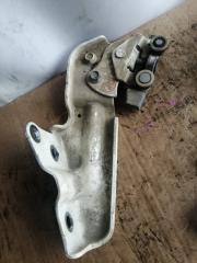 Ролик двери левый задний NISSAN NV200 VM20 HR16DE 82401JX00A, 82411JX00A, 82421JX00B 4 ракурс