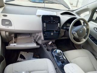Подлокотник NISSAN LEAF ZE0 EM61 969103NA0A 1 ракурс Подлокотник NISSAN LEAF ZE0 EM61 969103NA0A 1 ракурс