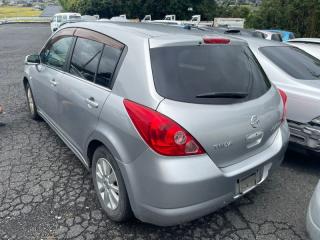 Молдинг на крышу NISSAN TIIDA C11 HR15DE 73852ED000, 73853ED000 2 ракурс