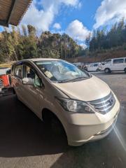 Уплотнительная резинка дверей левая передняя HONDA FREED GB3 L15A 72315SYY003 2 ракурс