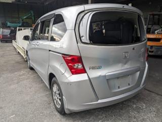 Уплотнительная резинка дверей левая передняя HONDA FREED GB3 L15A 72315SYY003 3 ракурс