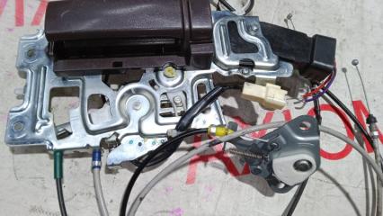 Замок двери правый передний TOYOTA PORTE NCP141 1NZFE 6903042210 2 ракурс