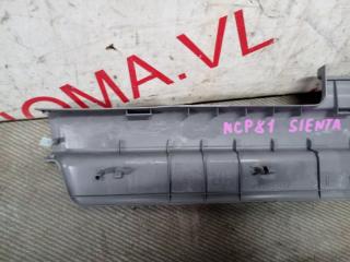 Порожек пластиковый правый передний TOYOTA SIENTA NCP81 1NZFE 6791352090A0 4 ракурс