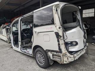 Дверь правая задняя TOYOTA NOAH ZWR80 2ZRFXE 6700328650 2 ракурс