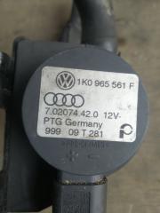 Помпа VOLKSWAGEN GOLF 5K1 CAVD 1K0965561F, 1k0 965 561 F 2 ракурс