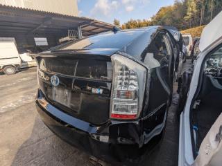 Накладка 5-й двери TOYOTA PRIUS ZVW30 2ZRFXE 6471647030B0 2 ракурс