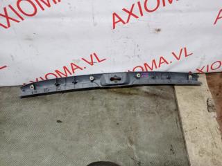 Накладка замка багажника TOYOTA NOAH AZR65 1AZFSE 6793528060 4 ракурс