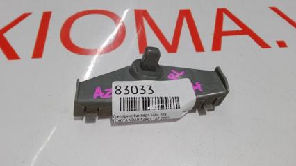 Крепление бампера левое заднее TOYOTA NOAH AZR65 1AZFSE 5215828010 4 ракурс