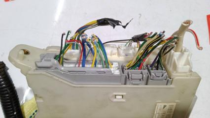 Блок предохранителей TOYOTA CROWN GRS182 3GRFSE 8273030140, 82730-30140 5 ракурс Блок предохранителей TOYOTA CROWN GRS182 3GRFSE 8273030140, 82730-30140 5 ракурс