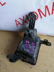 Блок предохранителей TOYOTA ALPHARD ANH20 2AZFE 8274128020 2 ракурс Блок предохранителей TOYOTA ALPHARD ANH20 2AZFE 8274128020 2 ракурс