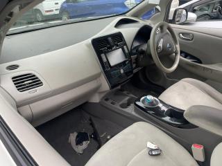 Бардачок между сиденьями NISSAN LEAF AZE0 EM57 969103NK0A 1 ракурс Бардачок между сиденьями NISSAN LEAF AZE0 EM57 969103NK0A 1 ракурс